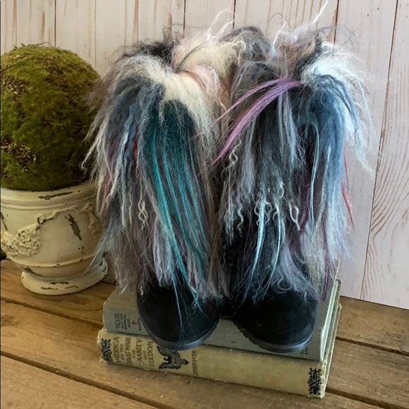 Stuart Weitzman - Picture 2 of 5